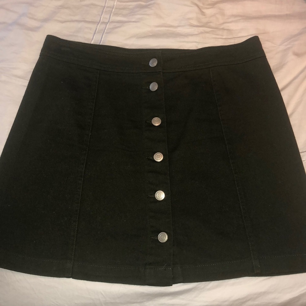 Sans Souci Army Green Button Up Skirt